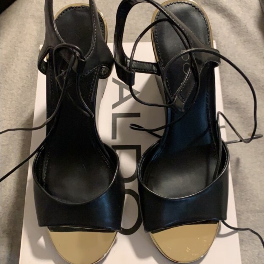 Lace up Sandals